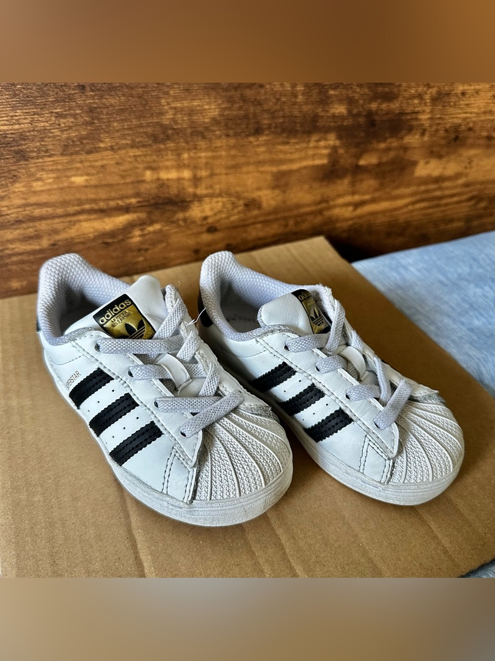 adidas Superstar White and Black Kids US7 Low top Sneakers